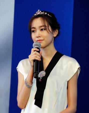 結婚時期には触れなかった桐谷美玲＝マンダリン　オリエンタル　東京サンクチュアリ　チャペル