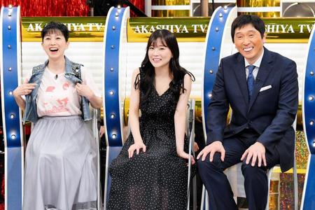 「痛快！明石家電視台」の収録に参加した西村知美（左）　（Ｃ）ＭＢＳ