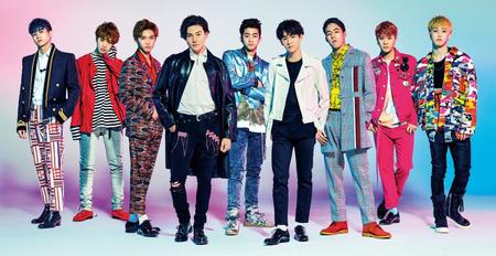 ９人揃う夢が叶わなくなったFANTASTICS。右から２人目が中尾さん