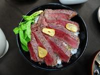 　「土用の牛の日」のコピーで提供された牛ステーキ丼＝都内