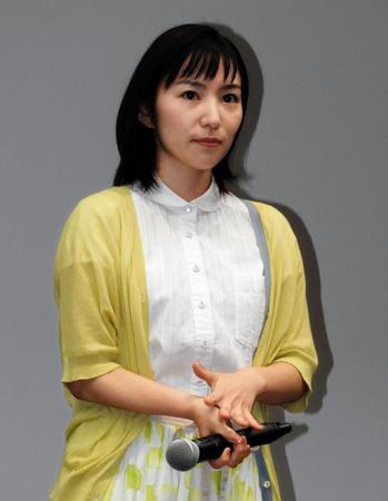 会見に登場した徳永えり＝東京・テレビ東京本社