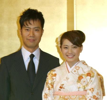 藤井隆・乙葉夫妻＝２００５年５月の婚約会見