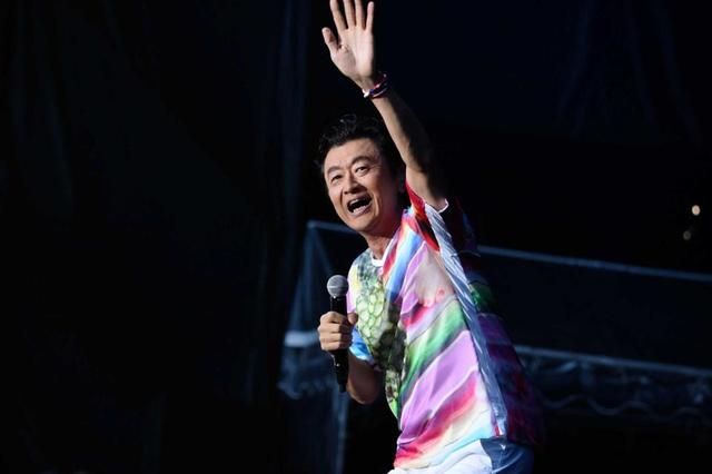 サザン 13年ぶりの夏フェスに6万9000人熱狂 17曲熱唱！恒例の