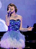 熱唱する藍井エイル＝東京・日本武道館