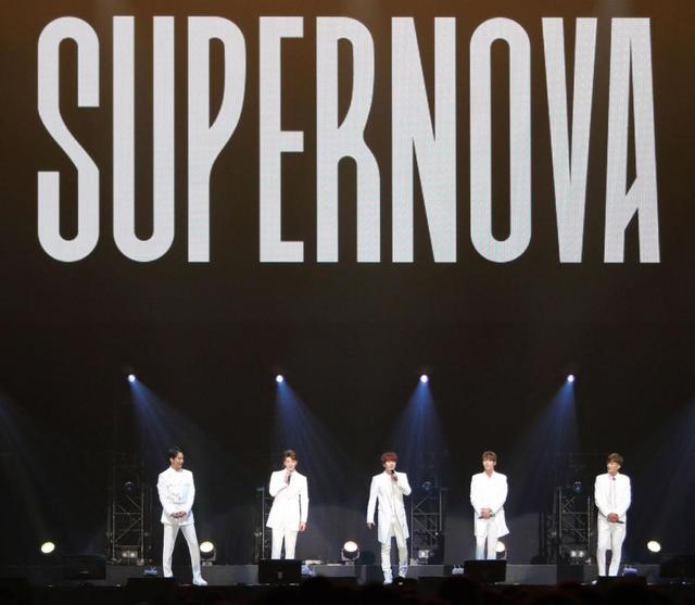 超新星 新グループ名は英語読み「ＳＵＰＥＲＮＯＶＡ（スーパーノバ