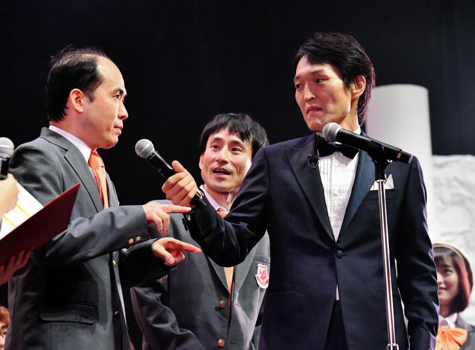 吉本坂４６に合格したトレンディエンジェル・斎藤司（左）＝ヒューリックホール東京