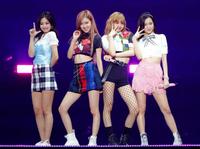 　コンサートツアー関東公演を行ったＢＬＡＣＫＰＩＮＫの（左から）ジェニー、ロゼ、リサ、ジス＝千葉・幕張メッセ