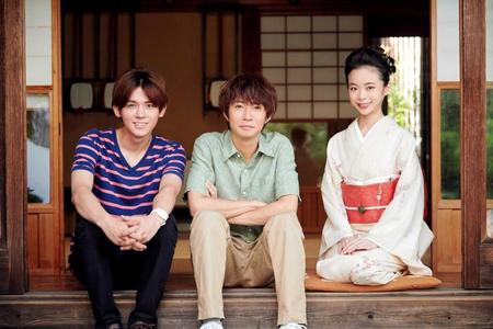 　相葉雅紀（中央）とドラマ初共演となったジャニーズＷＥＳＴの小瀧望（左）と趣里