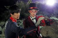 劇場版でパトレン１号を演じる結木滉星（左）