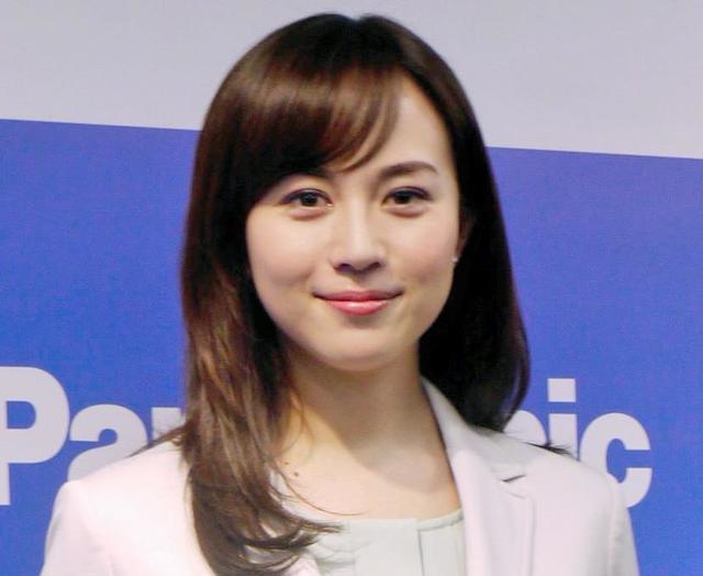 比嘉愛未 冴島並みの 腕を披露 陶器の人形がバラバラに 一夜で 応急処置 芸能 デイリースポーツ Online