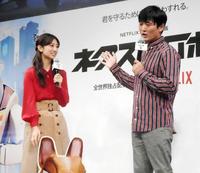 Ｎｅｔｆｌｉｘオリジナル映画のイベントに参加した小倉優子（左）と劇団ひとり＝東京・二子玉川