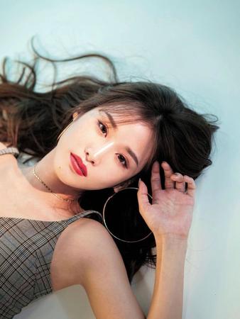 「ＪＥＬＬＹ」専属モデルに決まった益田アンナ