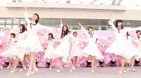 歌とダンスで魅了する現役女子大生アイドルグループのカレッジコスモス＝東京プリンスホテル　ガーデンアイランド（撮影・金田祐二）