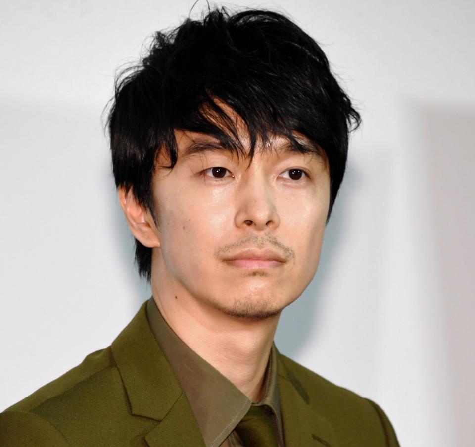 萬平役の長谷川博己