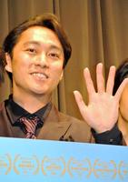 日本ワインへの思い入れを語った渡辺大＝東京・新宿