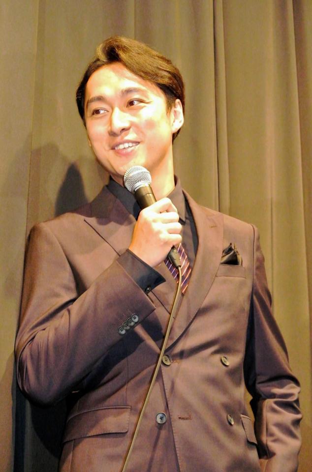 日本ワインへの思い入れを語った渡辺大＝東京・新宿