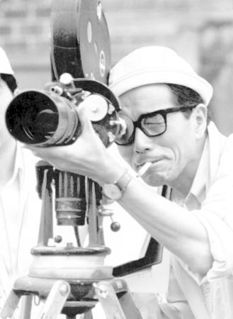 ６４年、映画「東京オリンピック」を撮影する市川崑監督