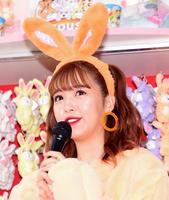 イベントでトークをする藤田ニコル＝東京・キディランド原宿店（撮影・開出牧）