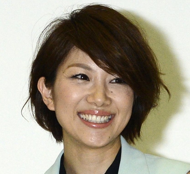 潮田玲子 地元 福岡で初レギュラーｍｃ奮闘中 バドミントン対決で ぎっくり腰に 芸能 デイリースポーツ Online