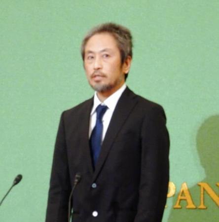 会見の冒頭、「ご迷惑をおかけした」と謝罪の言葉を述べた安田純平さん＝都内の日本記者クラブ