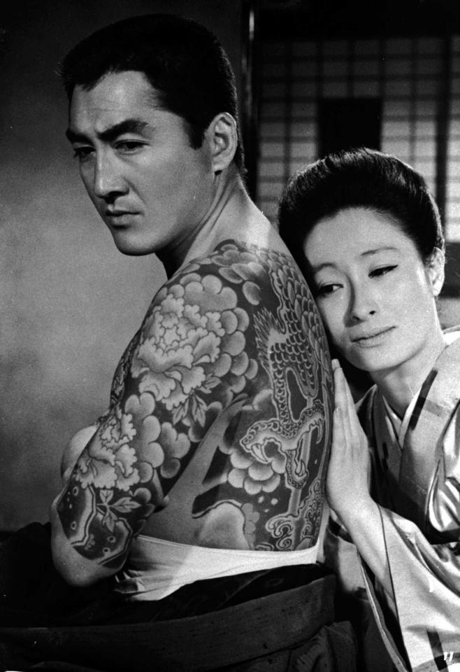 　「昭和おんな博徒」で松方弘樹さん（左）と共演した江波杏子さん＝１９７２年（ｃ）東映