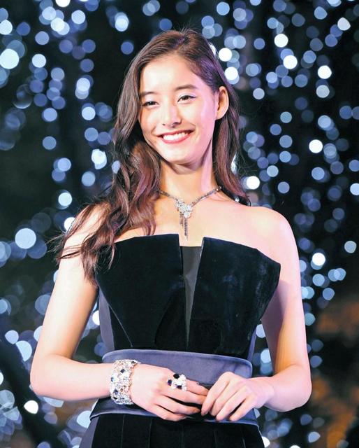 新木優子 ドレス＆ジュエリー総額1億円の輝き「すごく緊張」/芸能