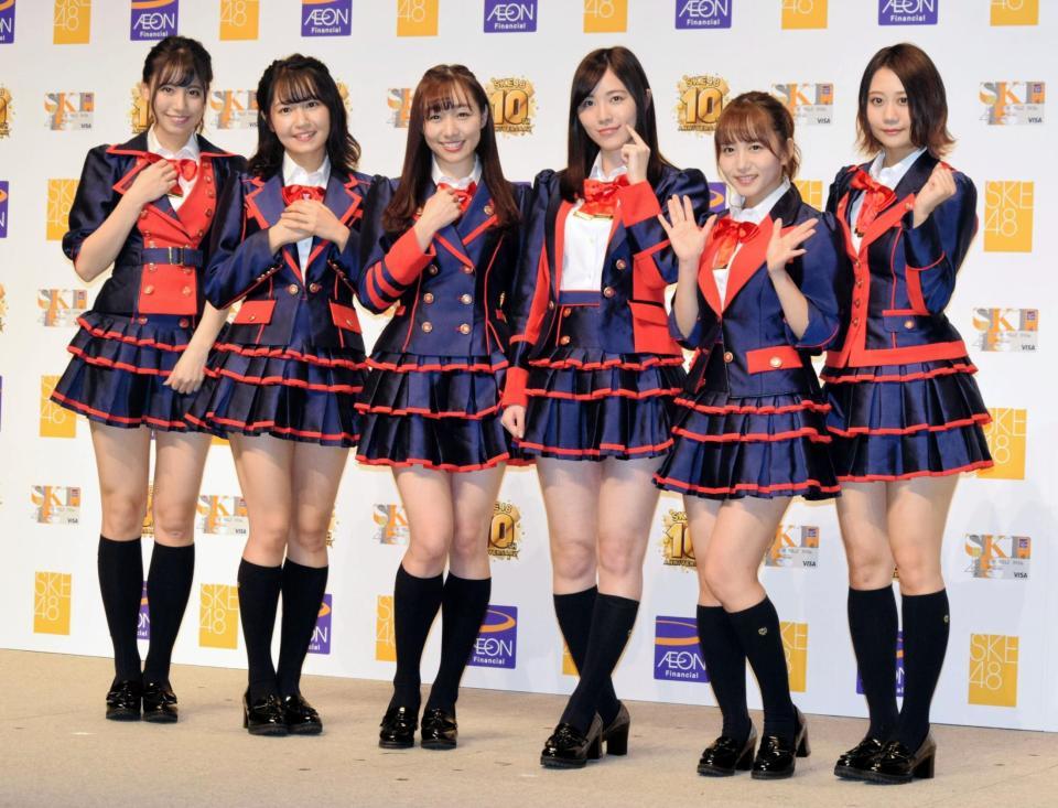 イベントに出席したＳＫＥ４８の（左から）荒井優希、惣田紗莉渚、須田亜香里、松井珠理奈、大場美奈、古畑奈和＝都内