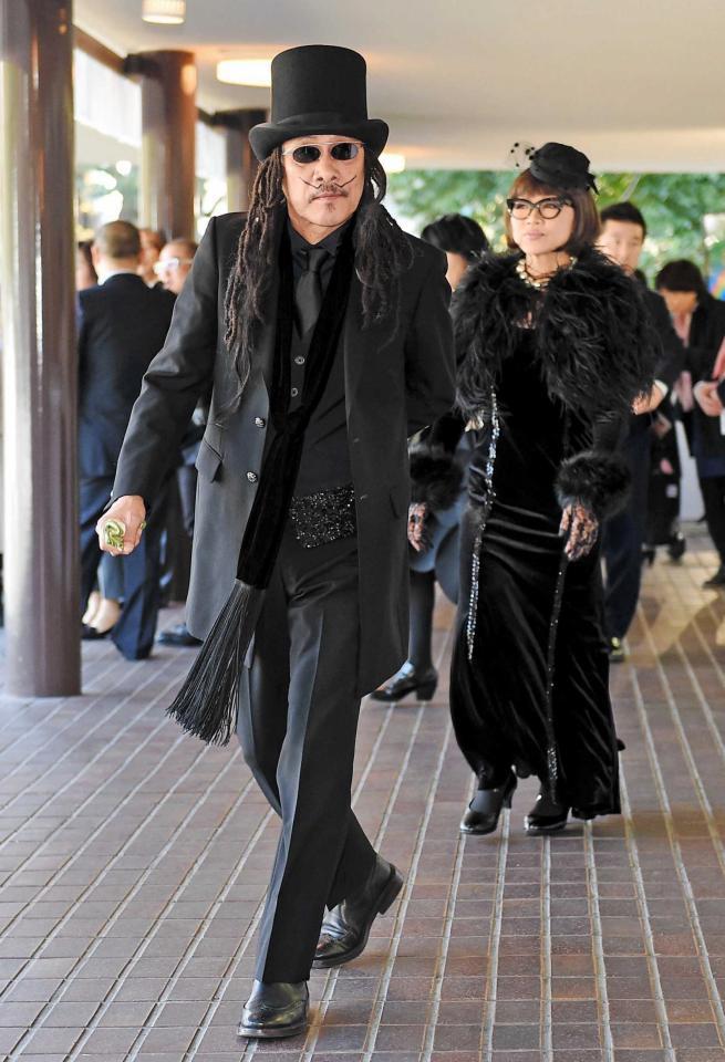 　Ｂ．Ｂ．クイーンズの近藤房之助（左）と坪倉唯子