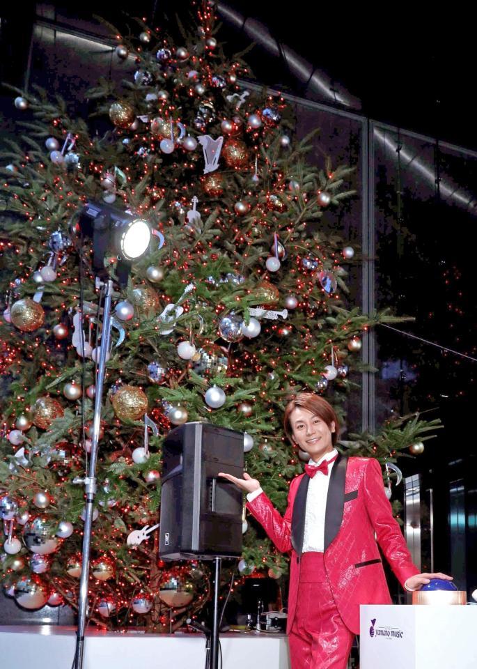 山野楽器銀座本店クリスマスツリー点灯式に登場した氷川きよし
