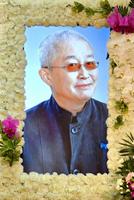 　勝谷誠彦さんの遺影
