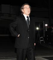　弔問に訪れた武田鉄矢（撮影・棚橋慶太）