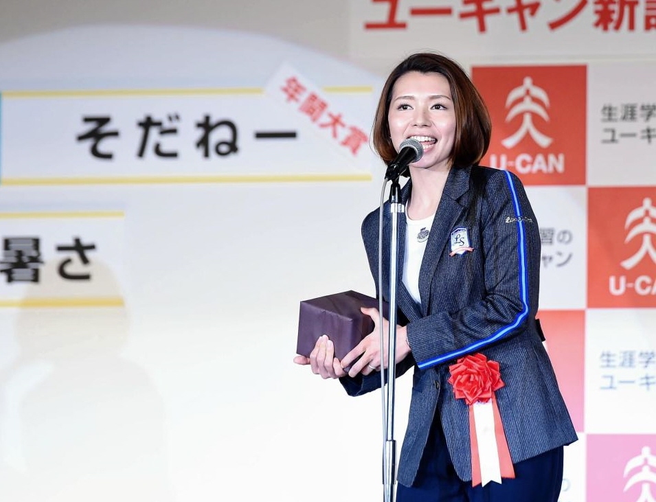 　喜びを語り「そだねー」を披露するロコ・ソラーレ代表理事の本橋麻里＝東京・帝国ホテル（撮影・開出牧）