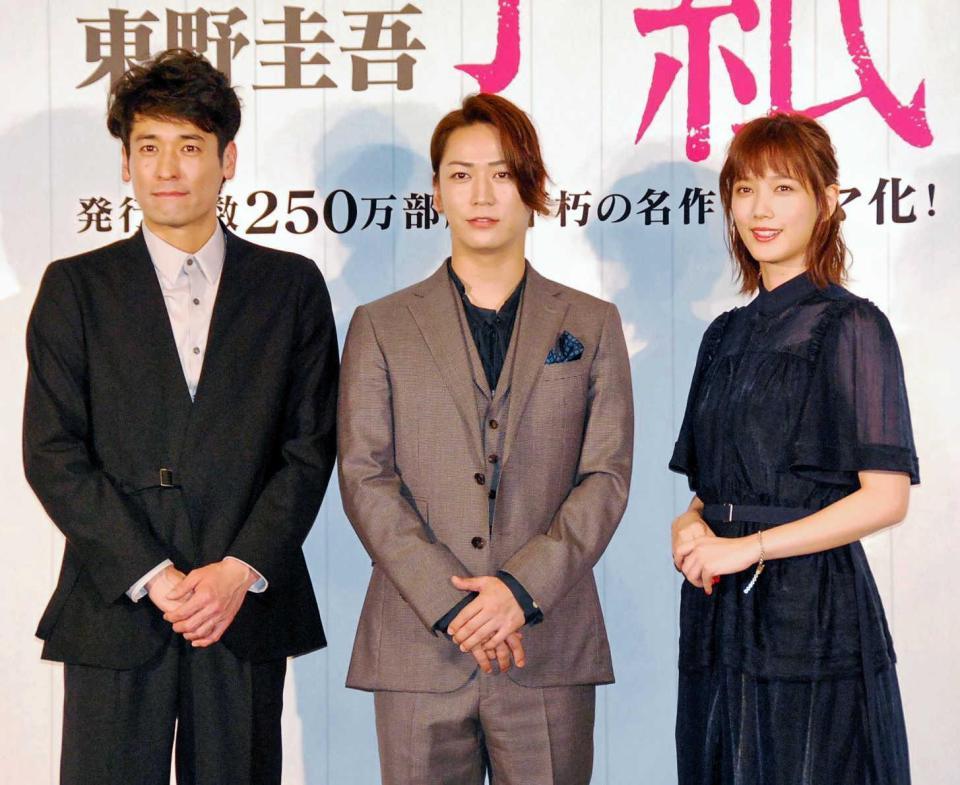 　ドラマをアピールした（左から）佐藤隆太、亀梨和也、本田翼＝テレビ東京