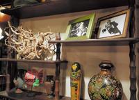 　「和」「中東」「ジャズ」などのテーマを基に配置された小物