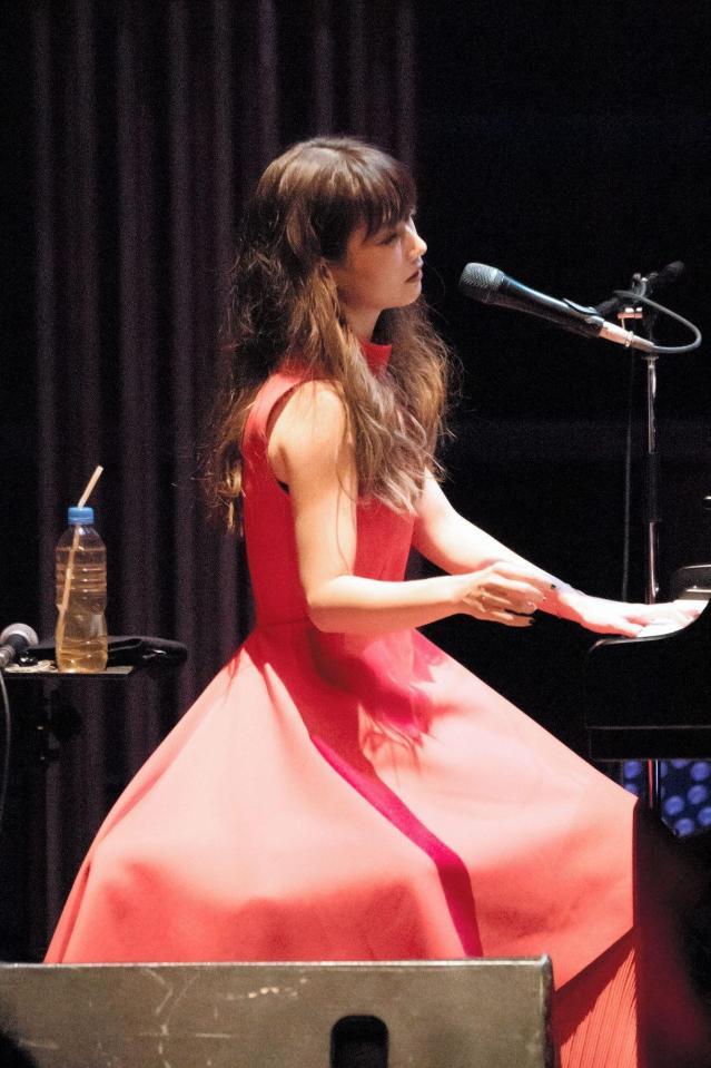 ピアノ弾き語りでファン５００人を酔わせた大塚愛＝東京・キリスト品川教会