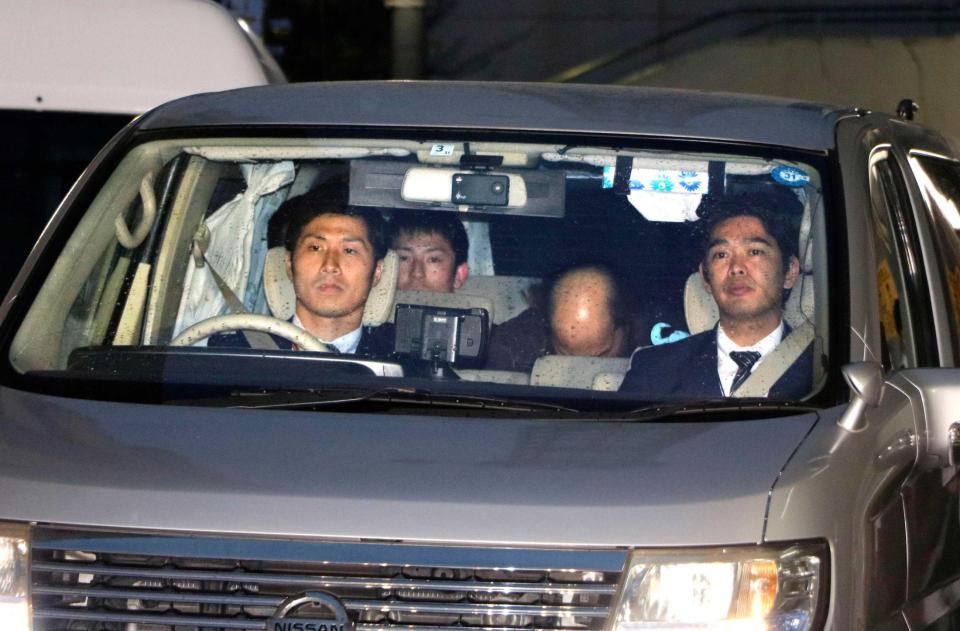 　亀有署を出る広瀬容疑者