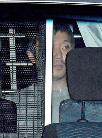 　警視庁に戻った新井浩文容疑者（撮影・金田祐二）