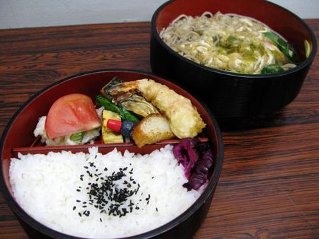 杉本七段の昼食「温そば弁当」