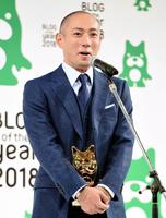 受賞の喜びを語る市川海老蔵＝ヒルトン東京お台場（撮影・開出牧）