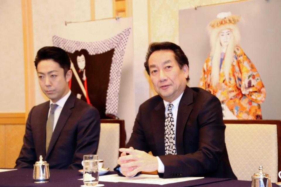 初役への意気込みを語った中村扇雀（右）と尾上菊之助＝東京・日比谷