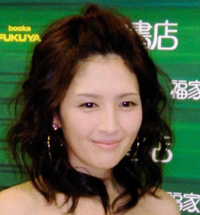 池江と同じ１８歳で白血病を患い 復活した吉井怜 １６年には山崎樹範と結婚 芸能 デイリースポーツ Online