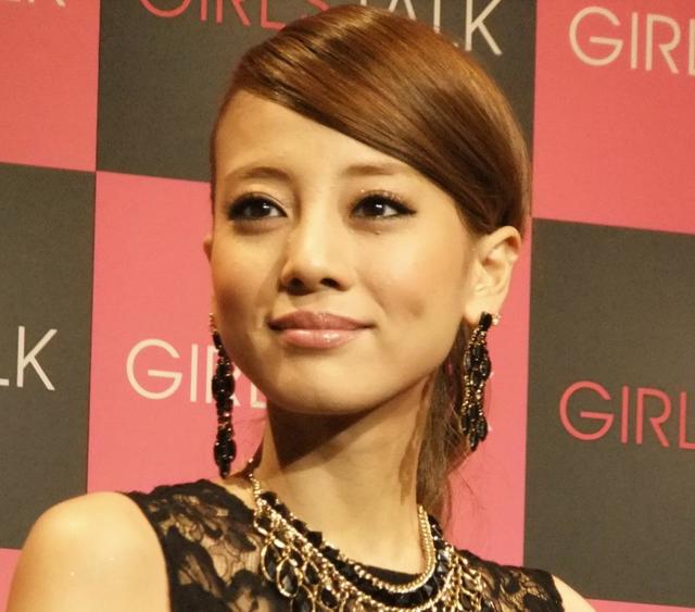 あびる優 夫 才賀の３０歳誕生日に家族写真 夫婦危機乗り越え安堵の声多数 芸能 デイリースポーツ Online