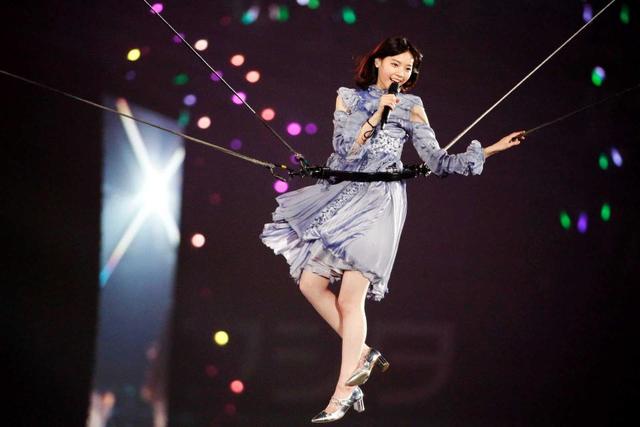 西野七瀬、卒コンで誓いの旅立ち「本当に幸せ」 地元・大阪でアイドル