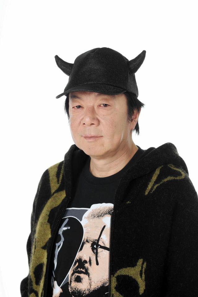 　ゲイで女装家の高校教師を演じる古田新太