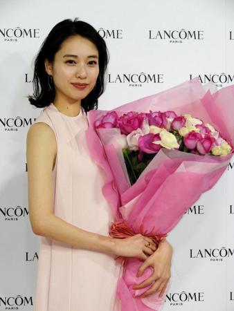 ピンクのドレスで登場した戸田恵梨香＝都内