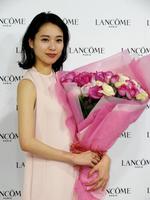 ピンクのドレスで登場した戸田恵梨香＝都内