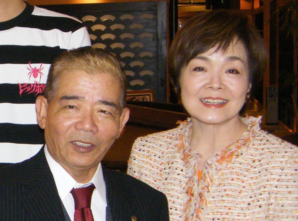　池乃めだか（左）と山田スミ子さん＝２００７年１１月撮影