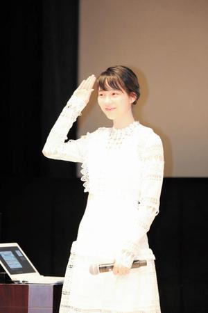 　「Ｎｏｎ温暖化！こども壁新聞コンクール」表彰式に出席したのん＝東京都内