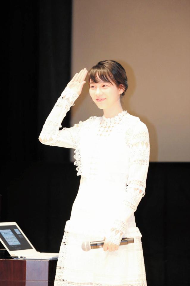 　「Ｎｏｎ温暖化！こども壁新聞コンクール」表彰式に出席したのん＝東京都内