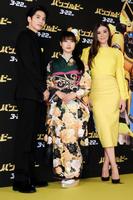 ジャパンプレミアに登場した（左から）志尊淳、土屋太鳳、ヘイリー・スタインフェルド＝都内